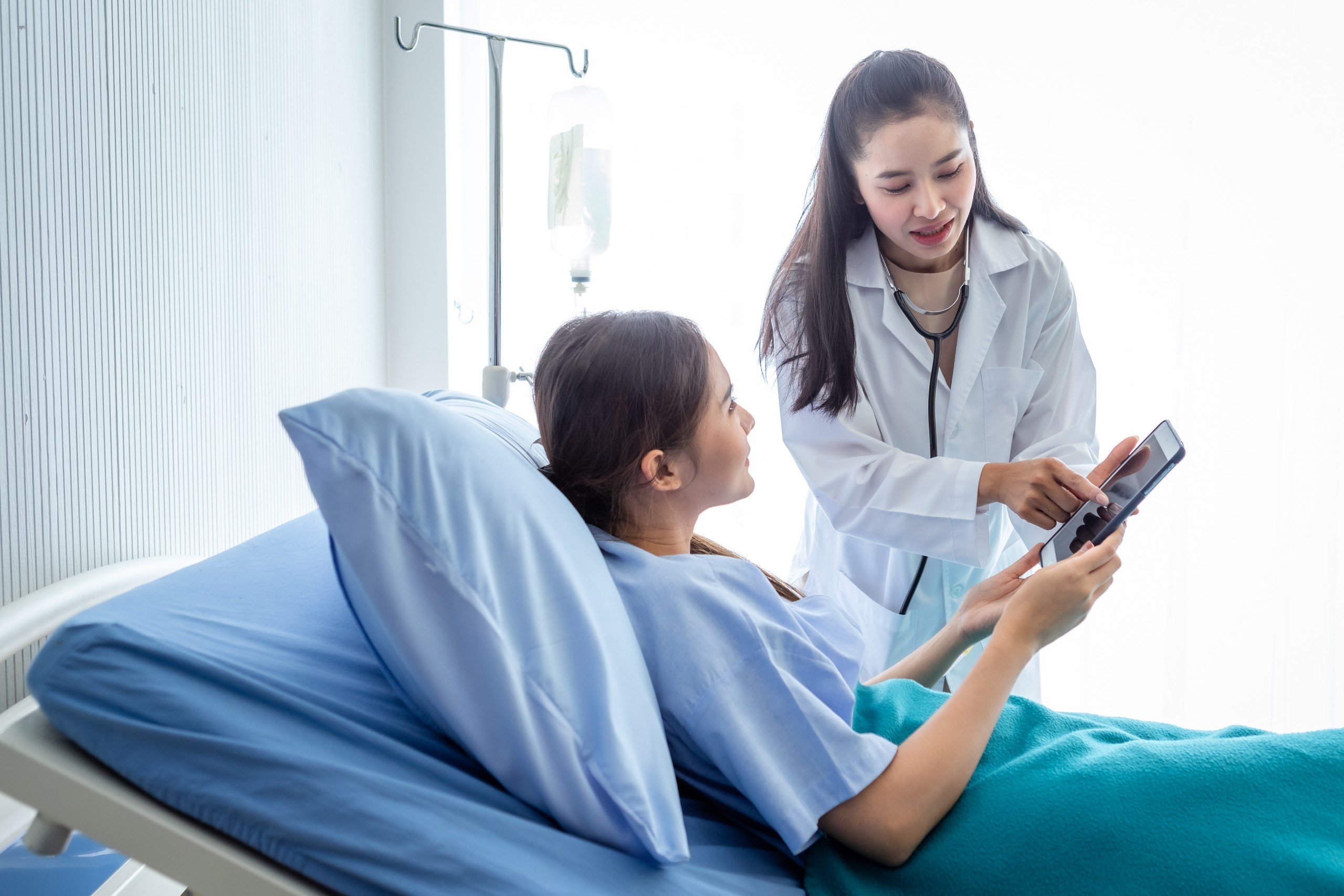 Ung thư có xu hướng ngày càng trẻ hóa với những gánh nặng về tài chính cho cả người bệnh và gia đình