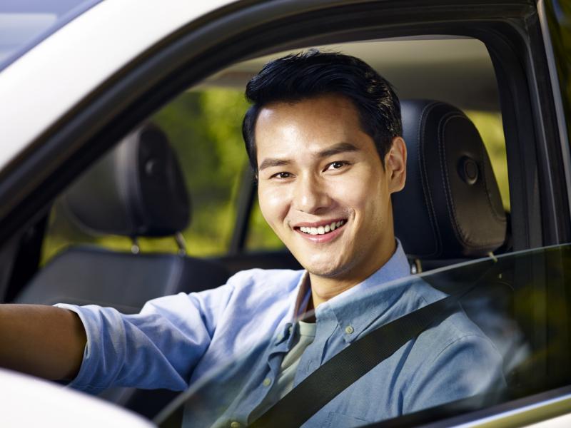 Mang bảo hiểm TNDS là một trong các mẹo để lái xe tự tin